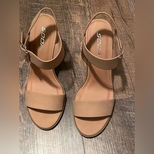 Soda talbert nude heeled sandals